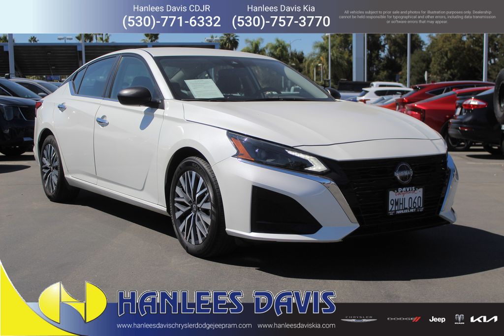 2024 Nissan Altima 2.5 SV photo 4