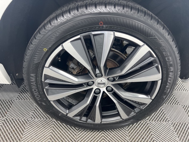 2022 Volvo XC60 B5 Momentum photo 10