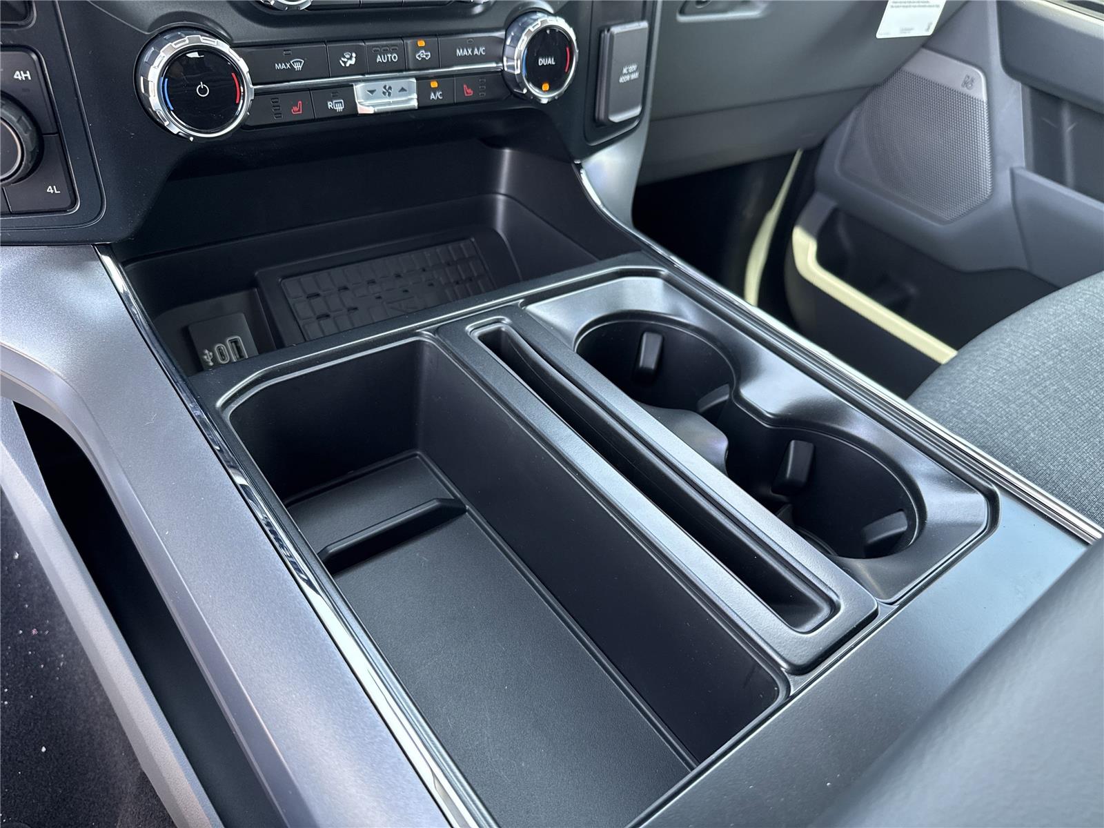 2025 Ford F-150 XLT photo 11