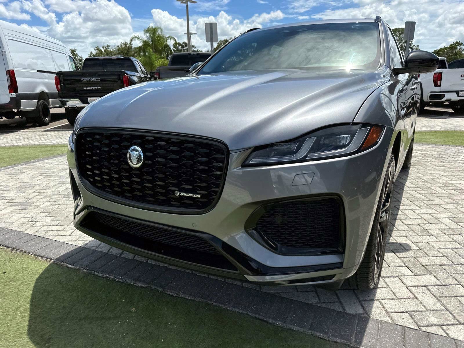 2024 Jaguar F-PACE P400 R-Dynamic S photo 8