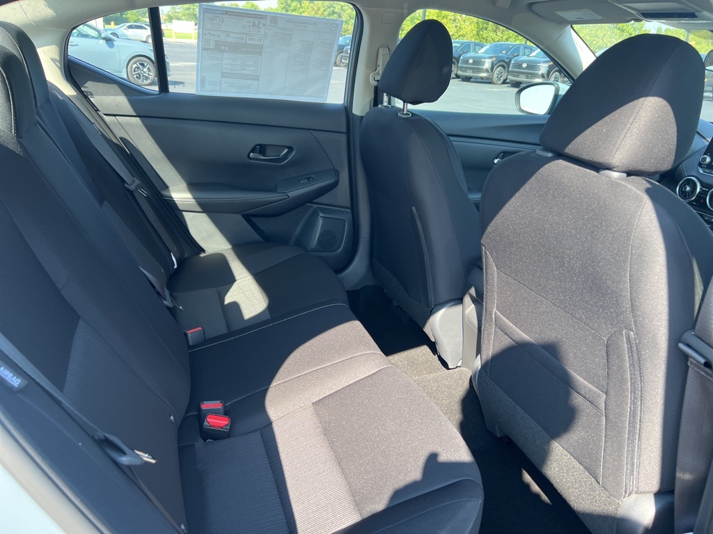 2025 Nissan Sentra SV photo 7