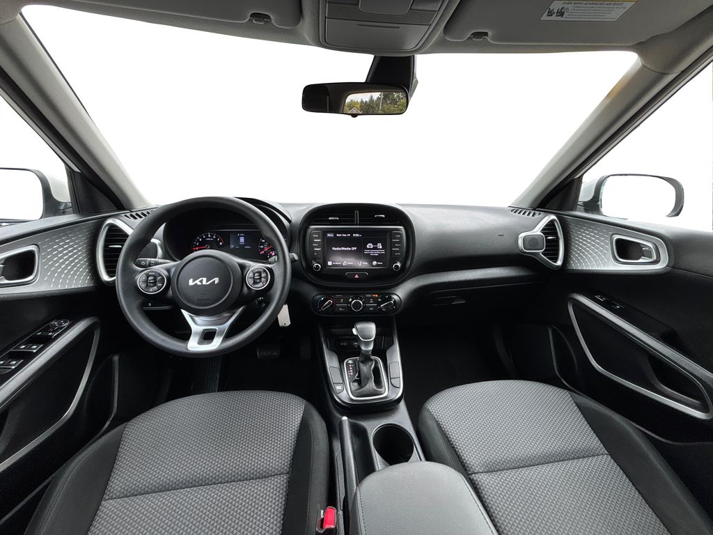 2022 Kia Soul LX photo 13