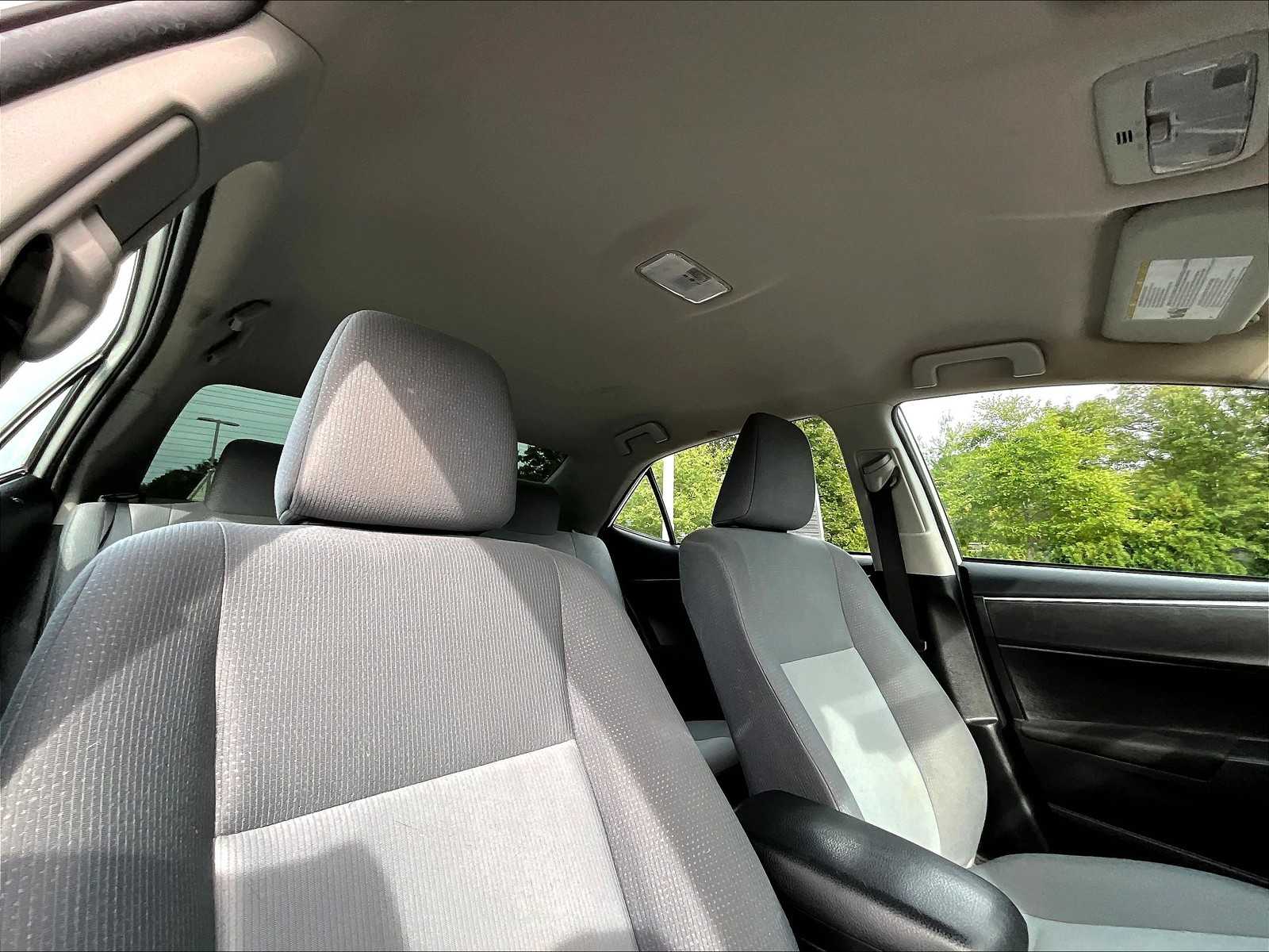2016 Toyota Corolla L photo 21
