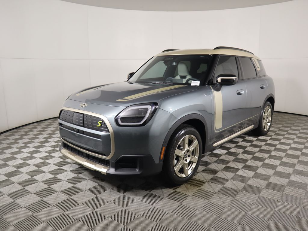 2025 MINI Countryman SE's photo