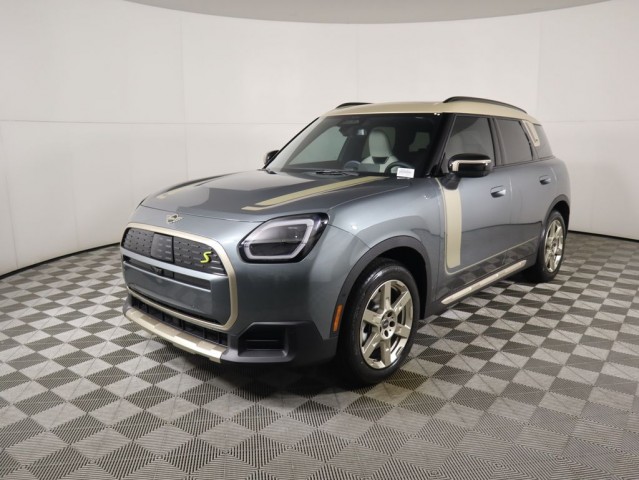 2025 MINI Countryman SE's photo