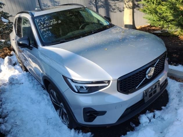 2023 Volvo XC40 Plus's photo