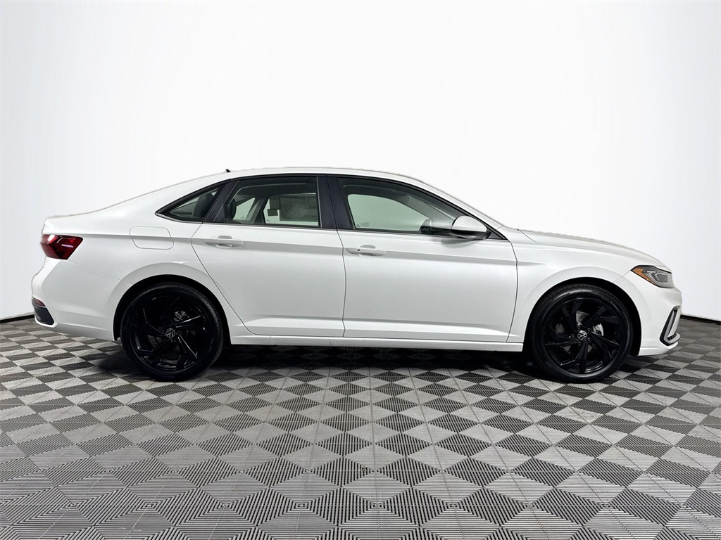 2025 Volkswagen Jetta 1.5T SE photo 4