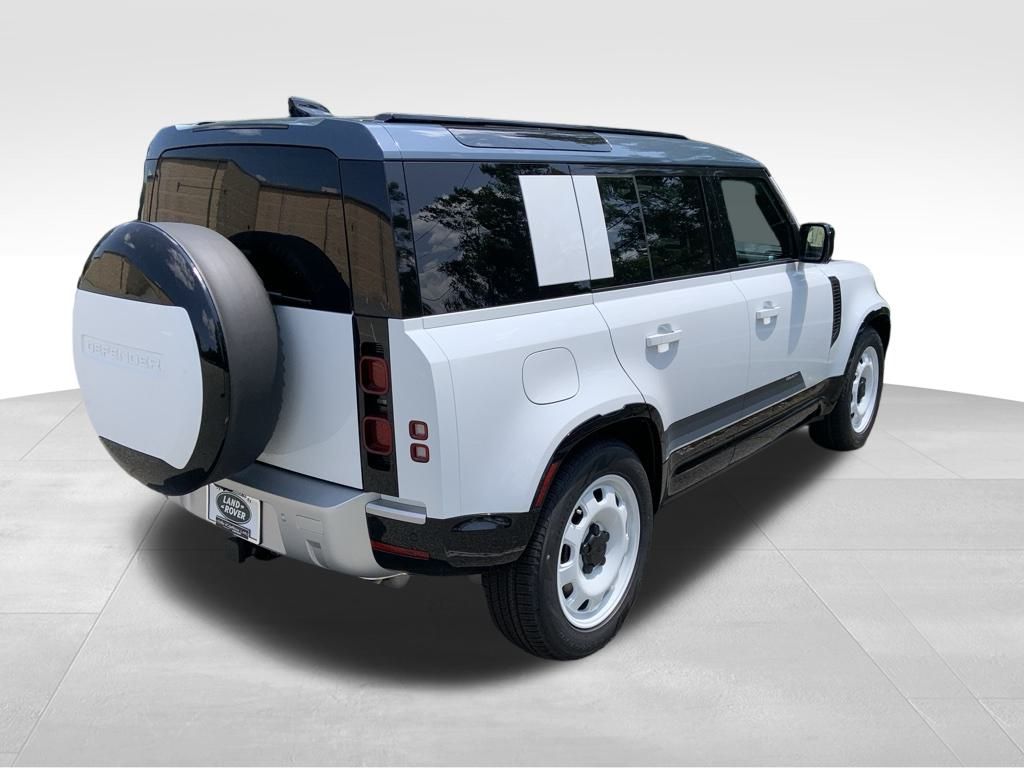 2025 Land Rover Defender 110 S photo 5
