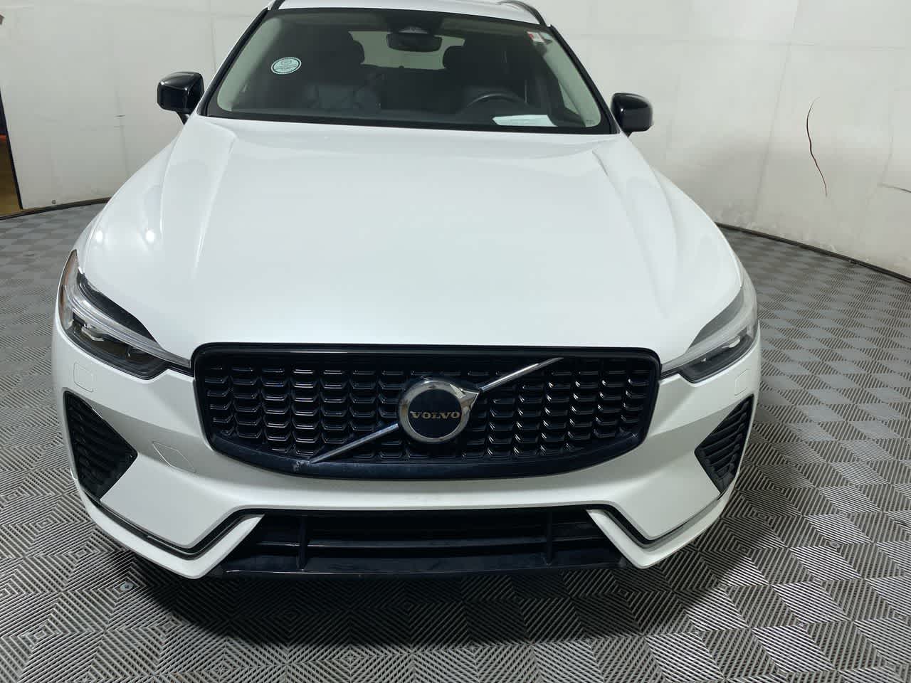 2024 Volvo XC60 Core photo 7