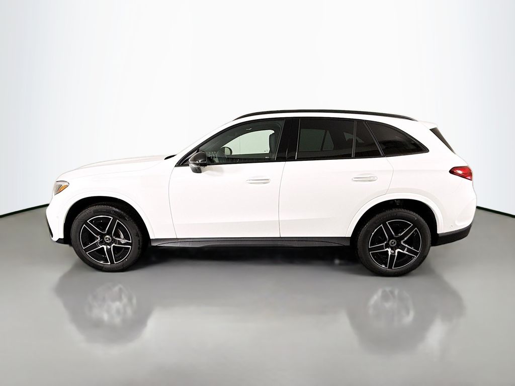 2026 Mercedes Benz GLC 300 4MATIC photo 3