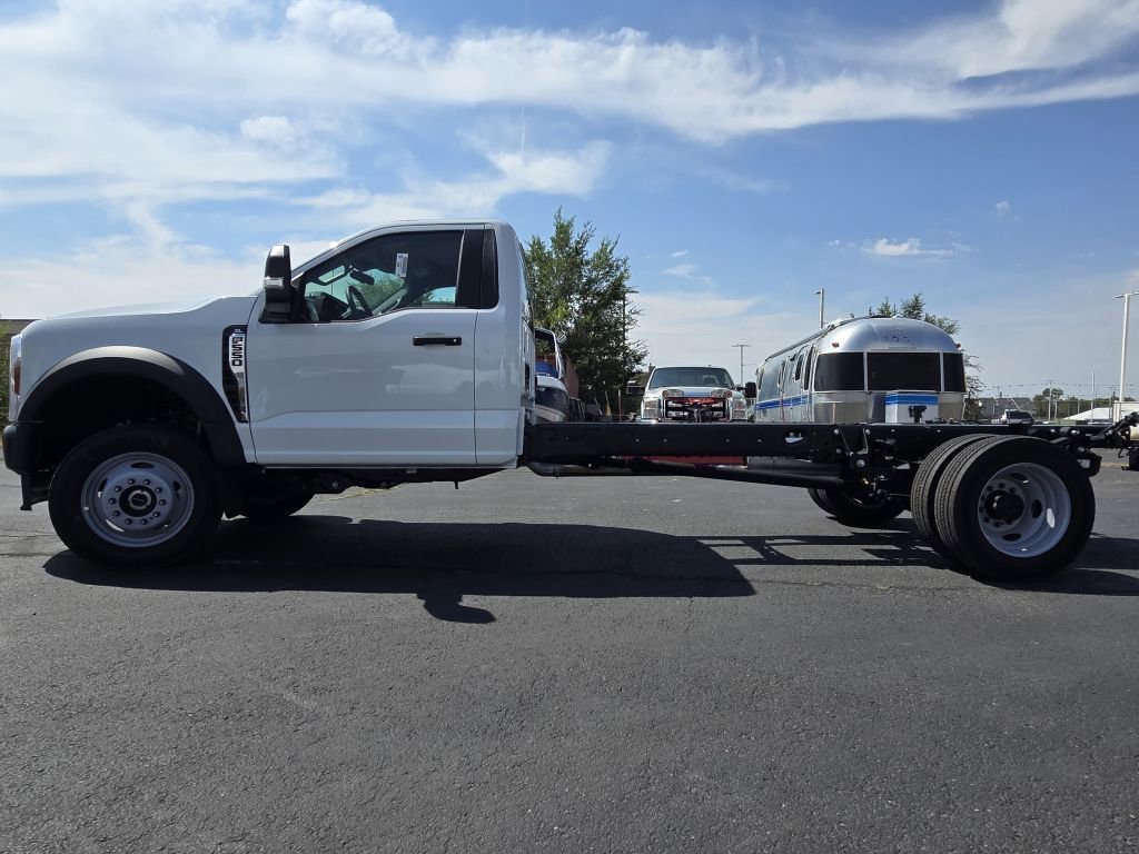 2025 Ford F-550 XL photo 3