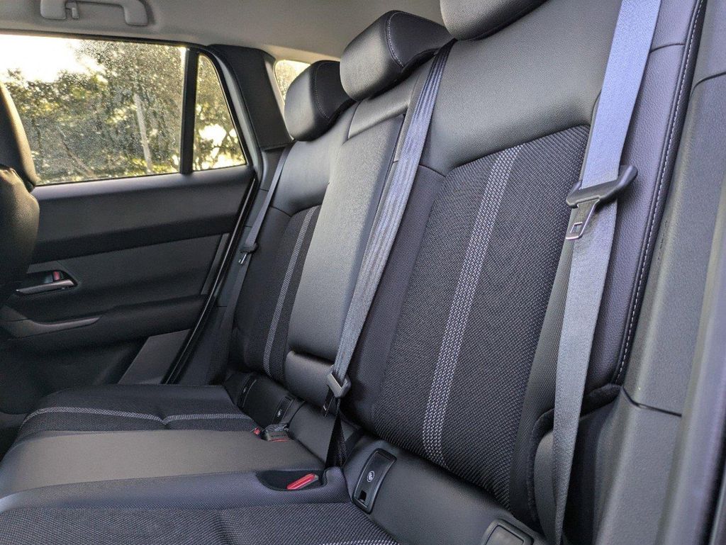 2025 Mazda CX-50 2.5 Select photo 11