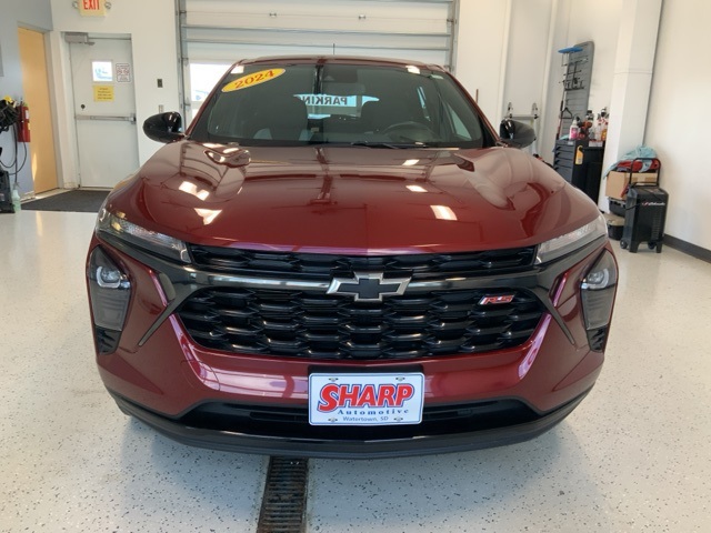 2024 Chevrolet Trax photo 2