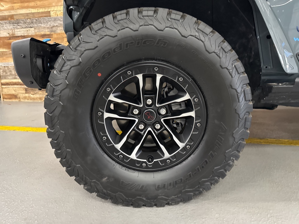 2024 Jeep Wrangler Rubicon 4xe photo 3