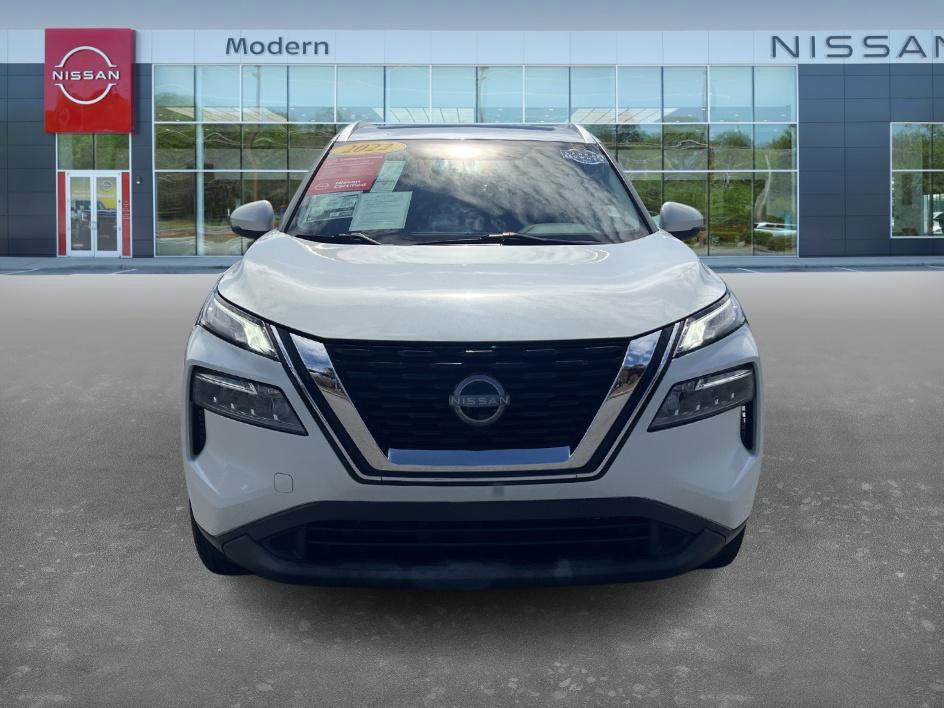 2022 Nissan Rogue SV photo 2