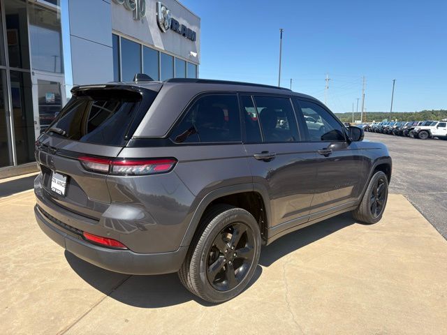 2022 Jeep Grand Cherokee Altitude photo 3