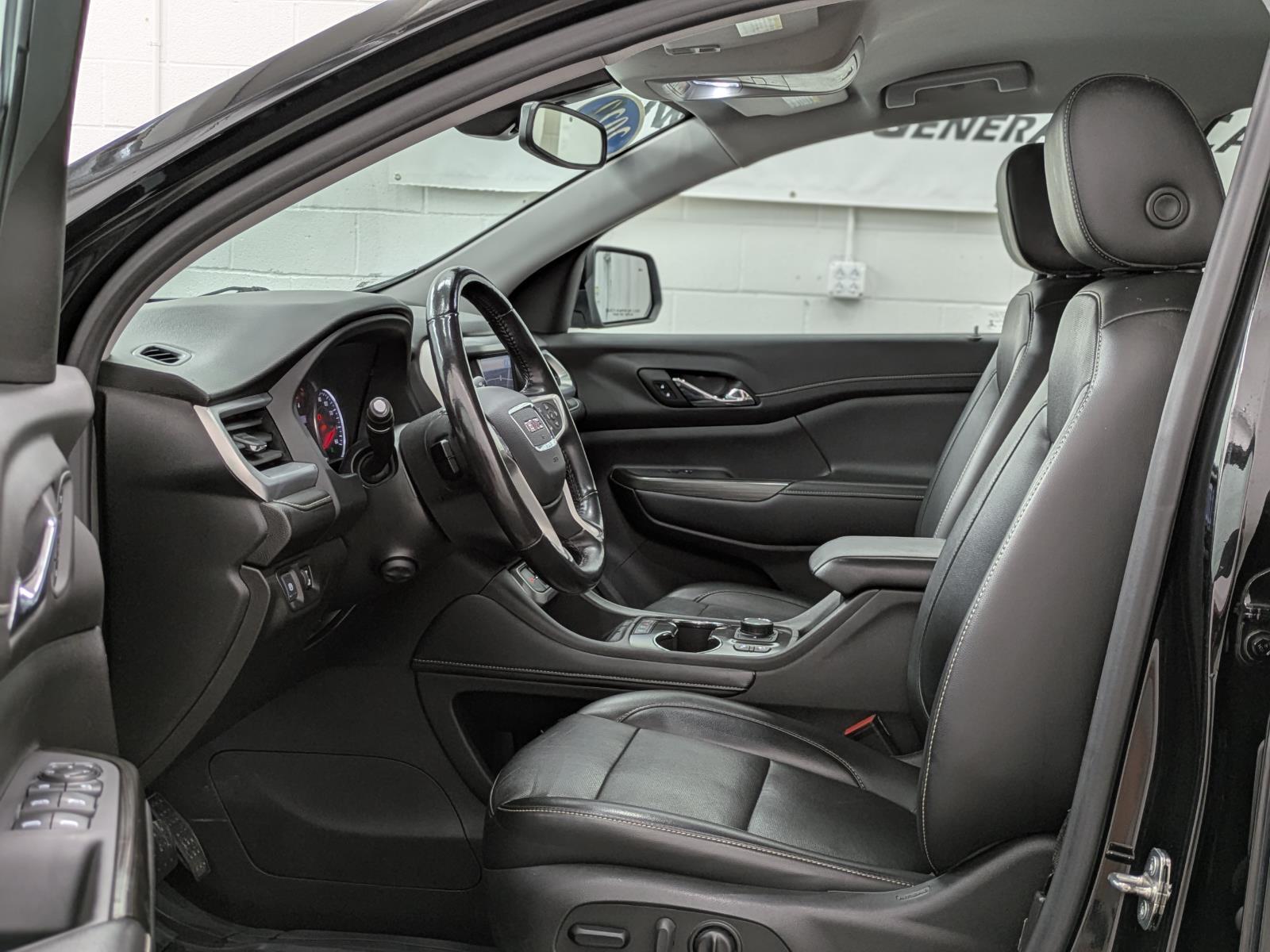 2022 Gmc Acadia SLT photo 3