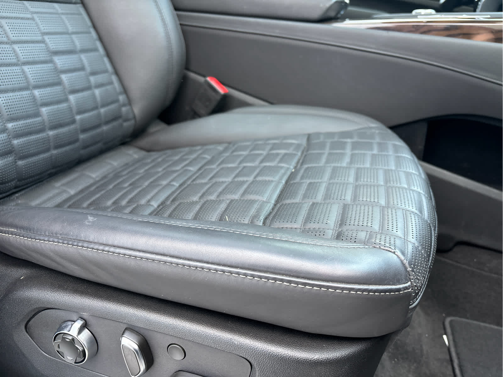 2024 Cadillac Escalade Premium Luxury Platinum photo 11