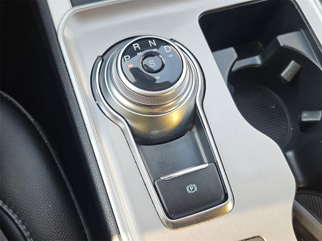 2024 Ford Edge SEL photo 17