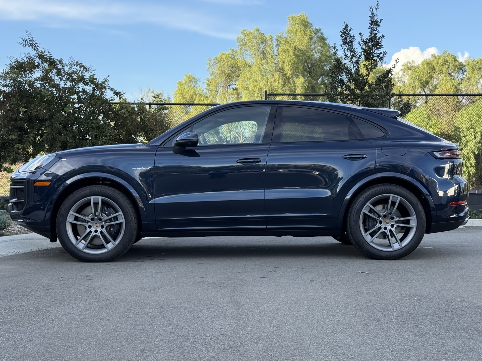 2026 Porsche Cayenne E-Hybrid Coupe photo 2