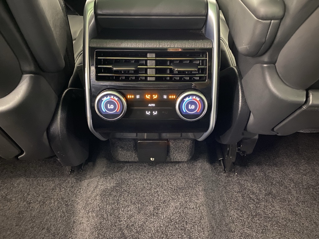 2024 Land Rover Range Rover SE photo 18
