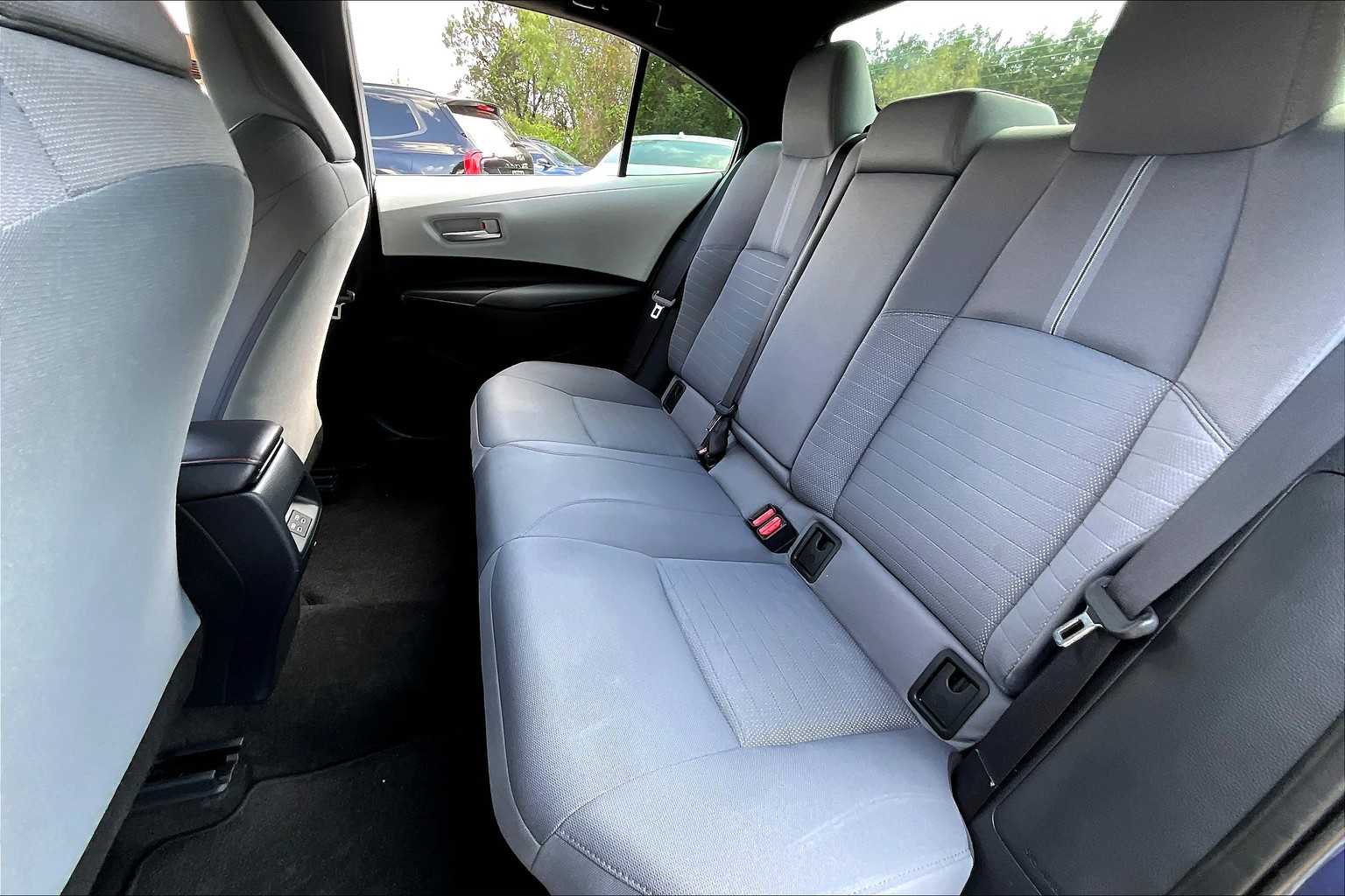 2024 Toyota Corolla XLE LE Premium SE photo 19