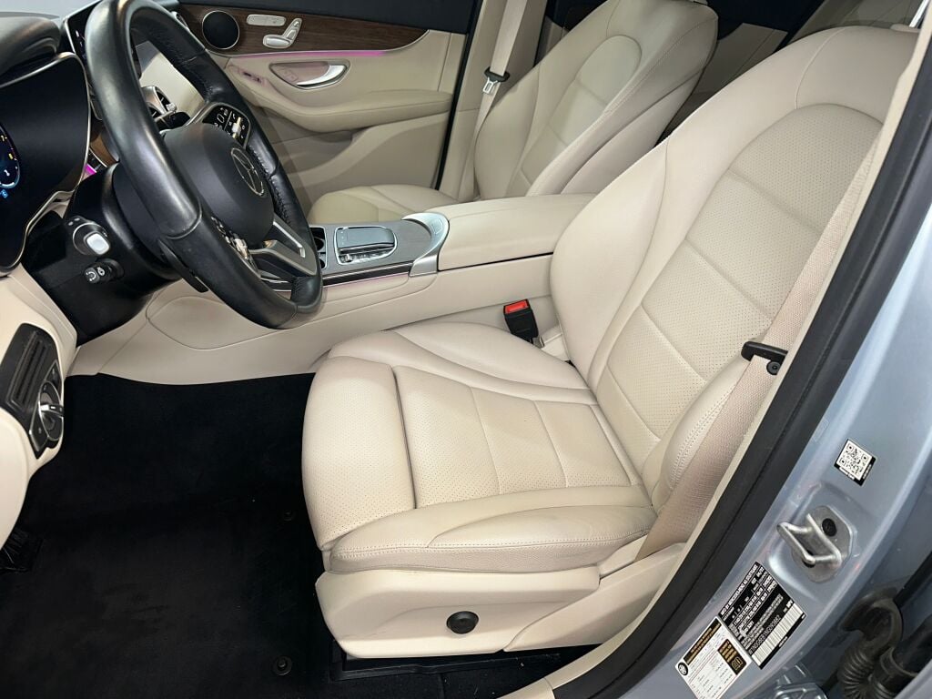 2022 Mercedes Benz GLC 300 4MATIC photo 2