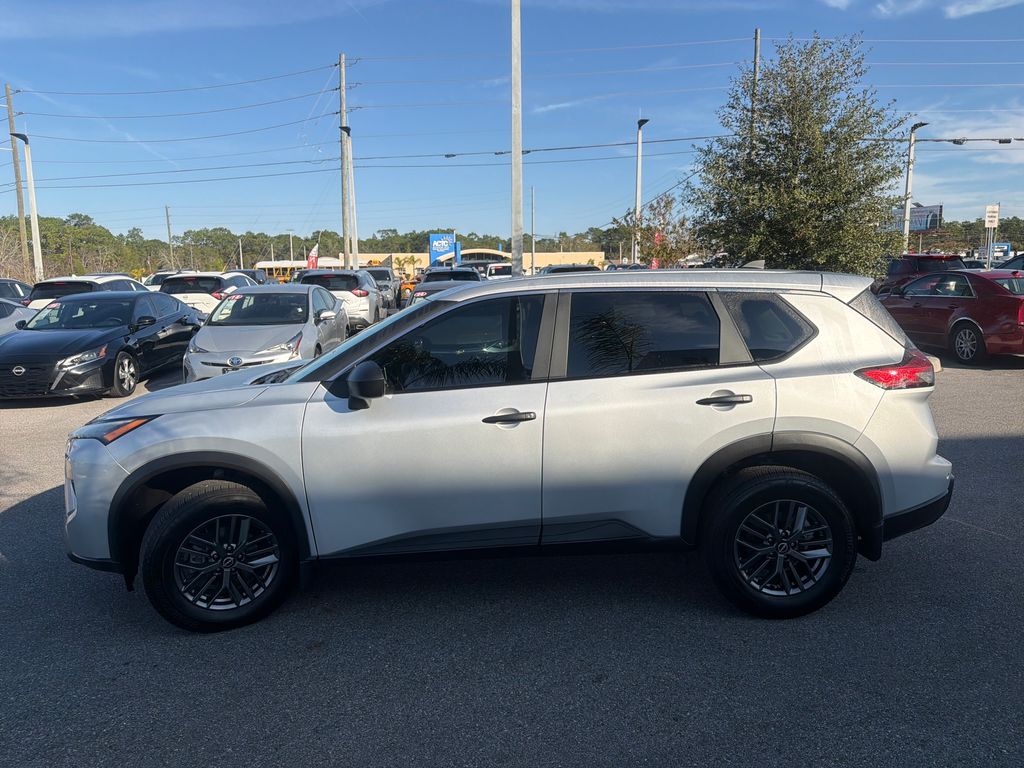 2025 Nissan Rogue S photo 4