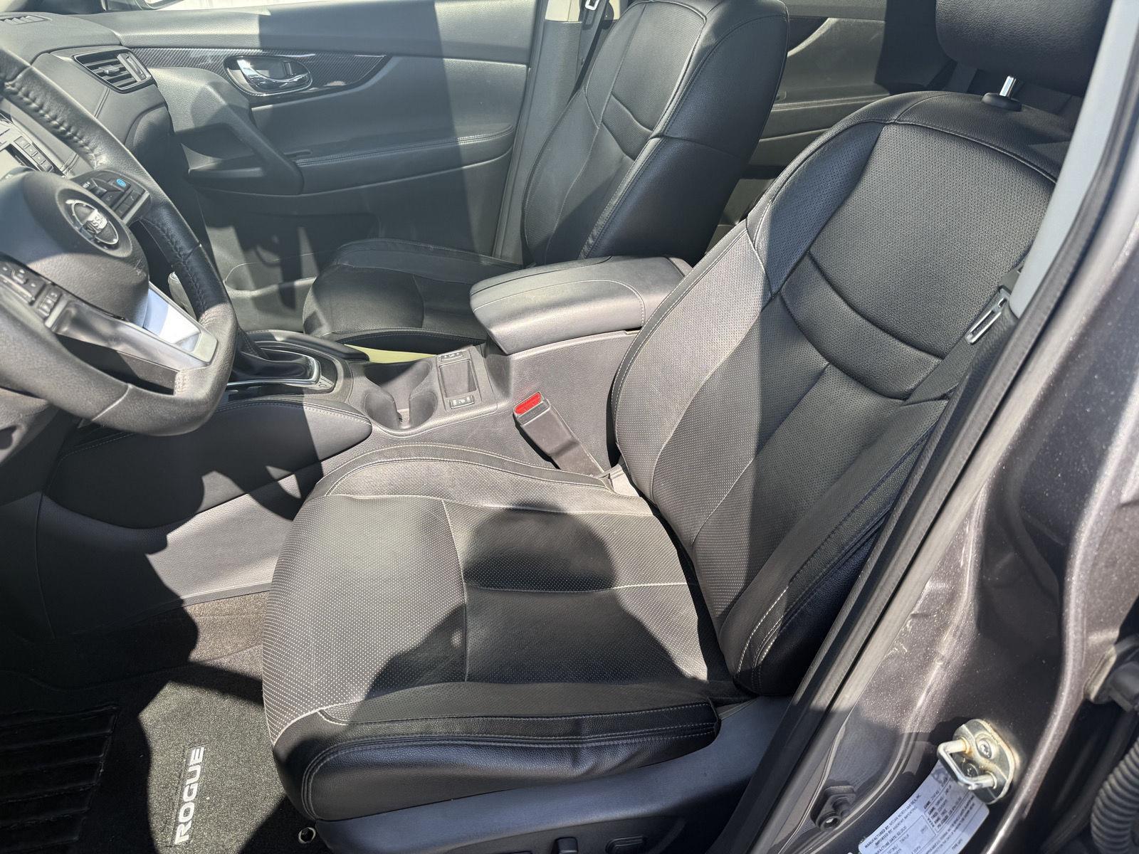 2020 Nissan Rogue SL photo 25