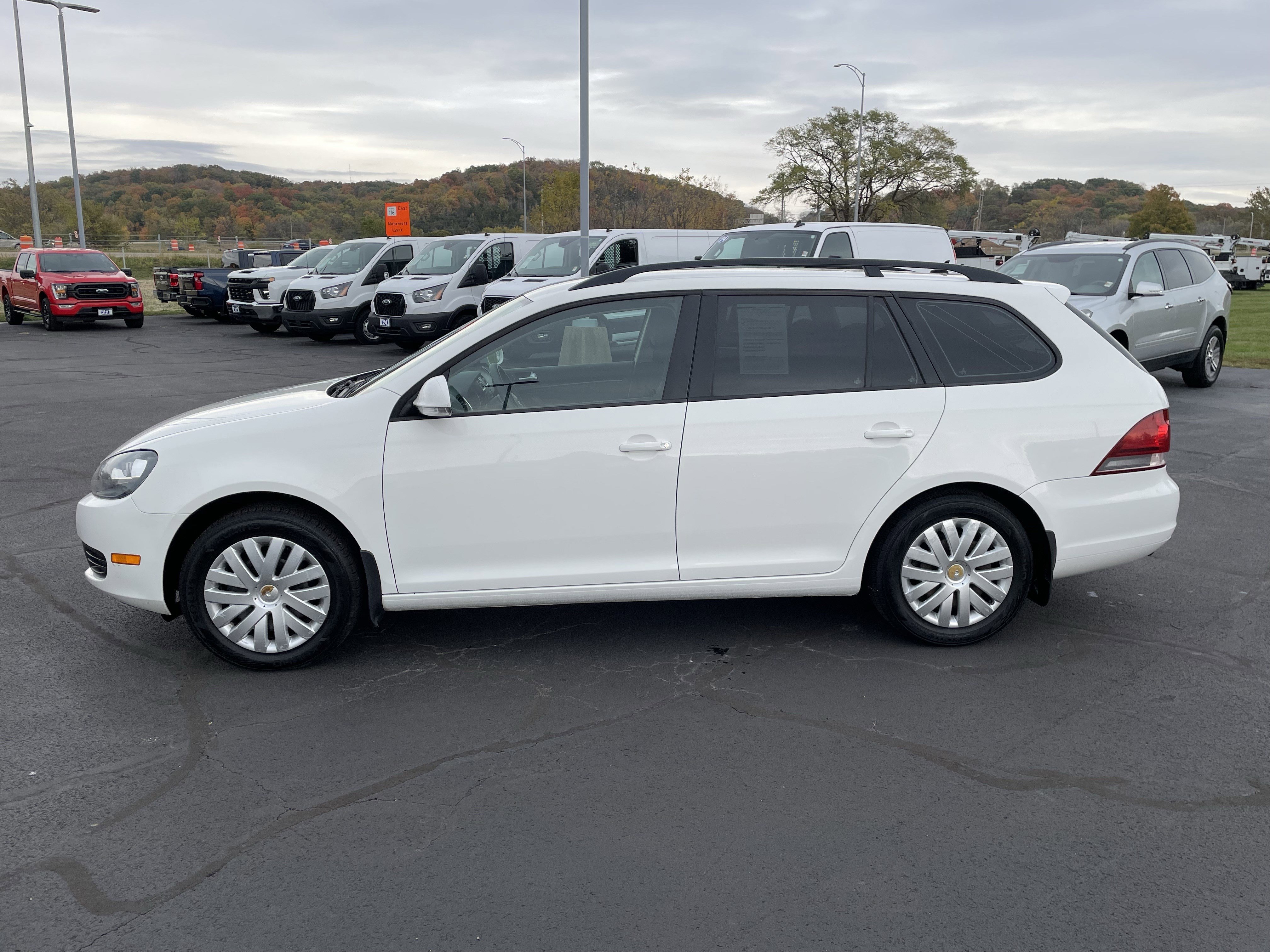Used 2012 Volkswagen Jetta SportWagen SE with VIN 3VWPX7AJ1CM607596 for sale in East Peoria, IL