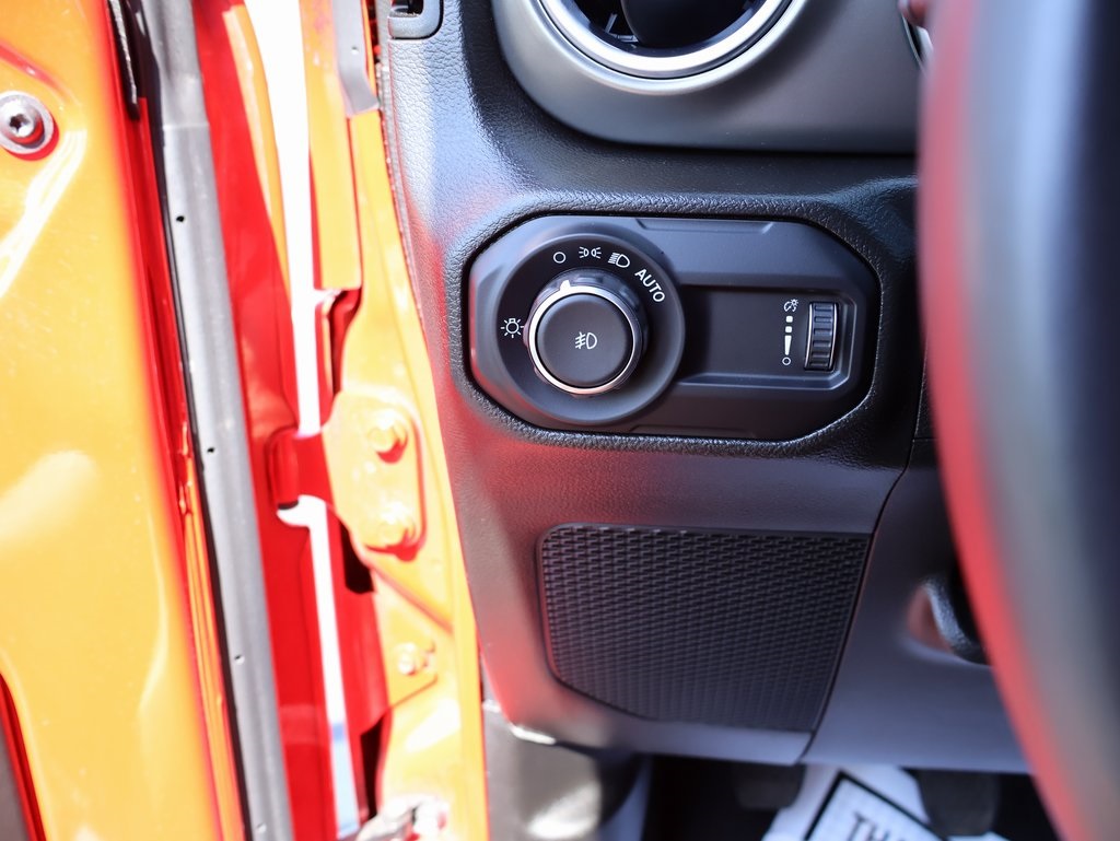 2023 Jeep Wrangler Rubicon photo 37