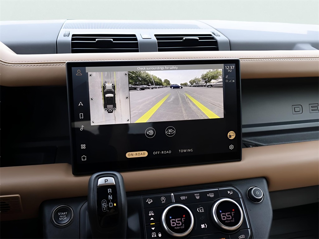 2025 Land Rover Defender 110 S photo 23