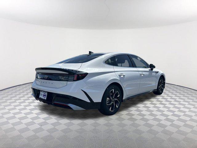 2025 Hyundai Sonata SEL photo 5