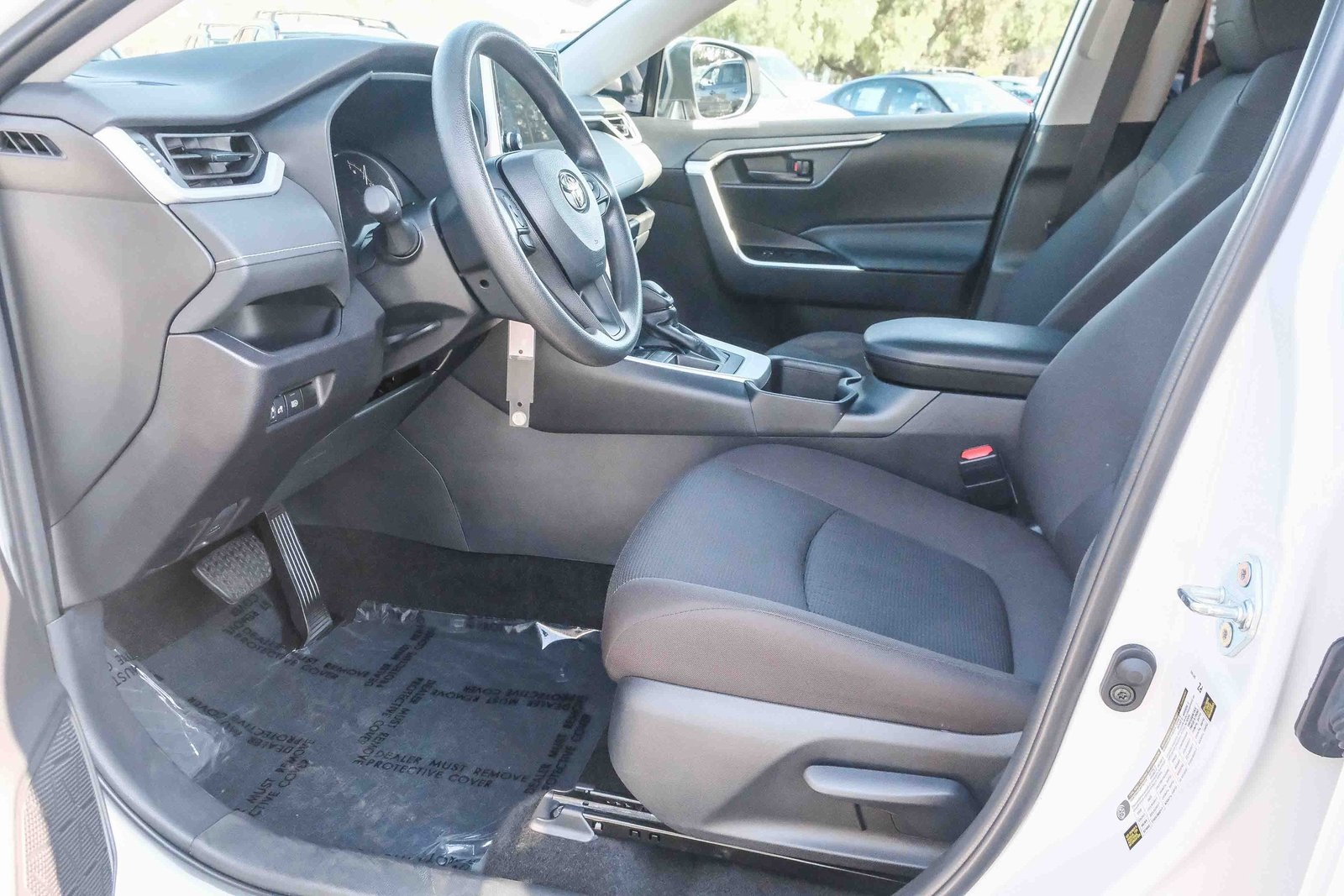 2025 Toyota RAV4 LE photo 18