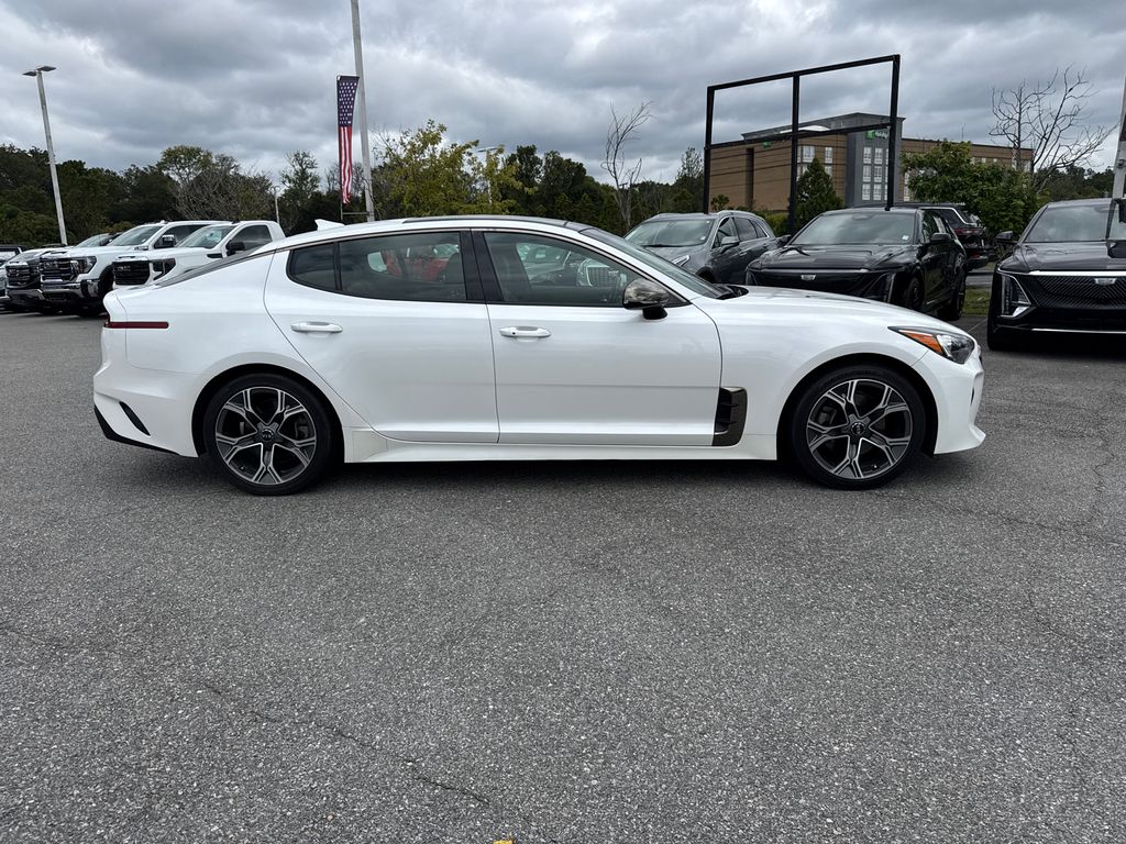 2020 Kia Stinger GT-Line photo 2