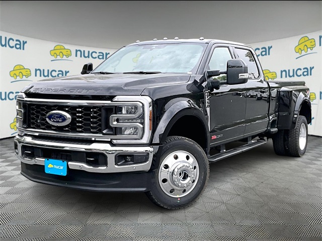 2026 Ford F-450 Lariat photo 2