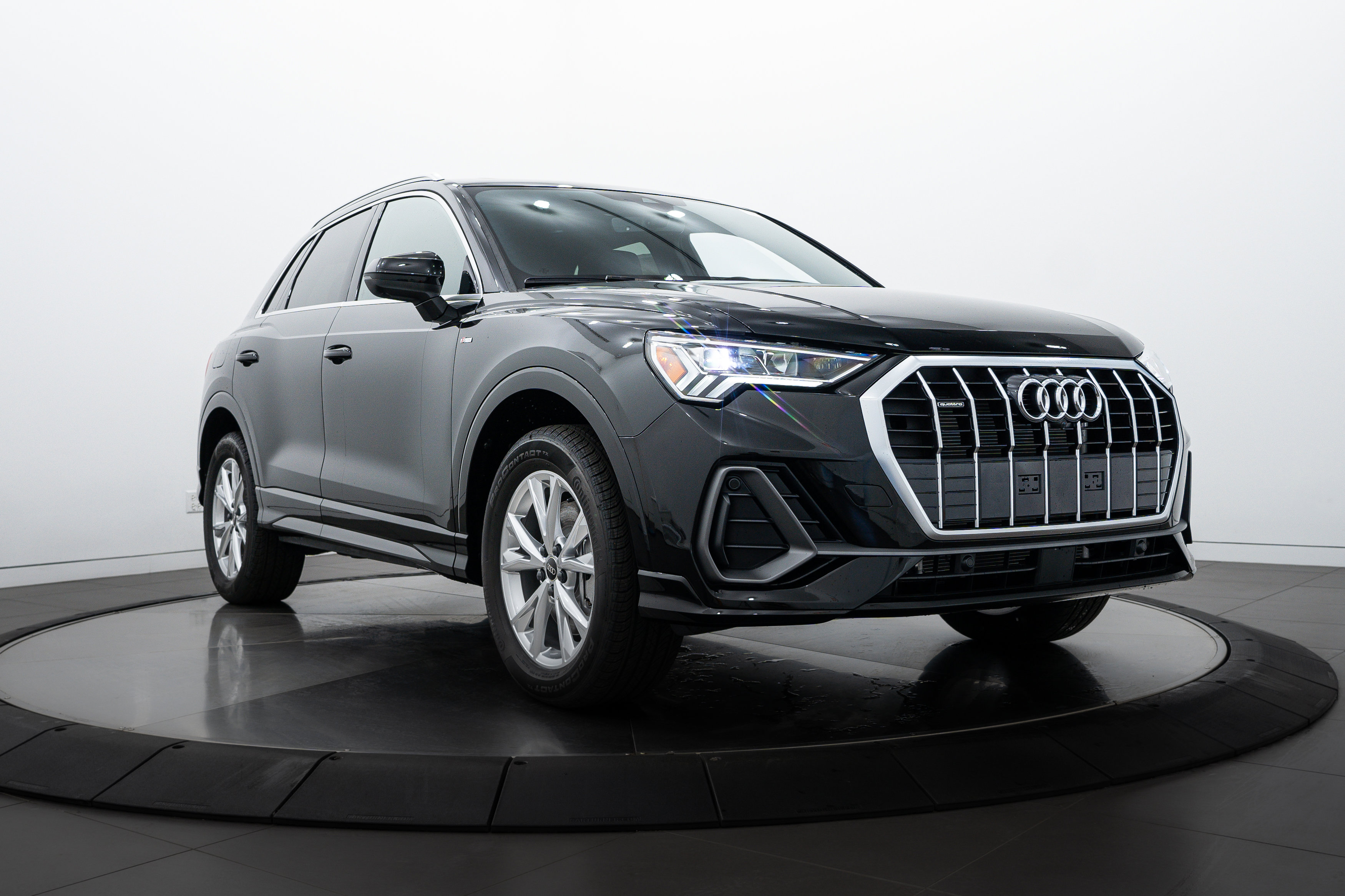 2025 Audi Q3 S Line Premium's photo