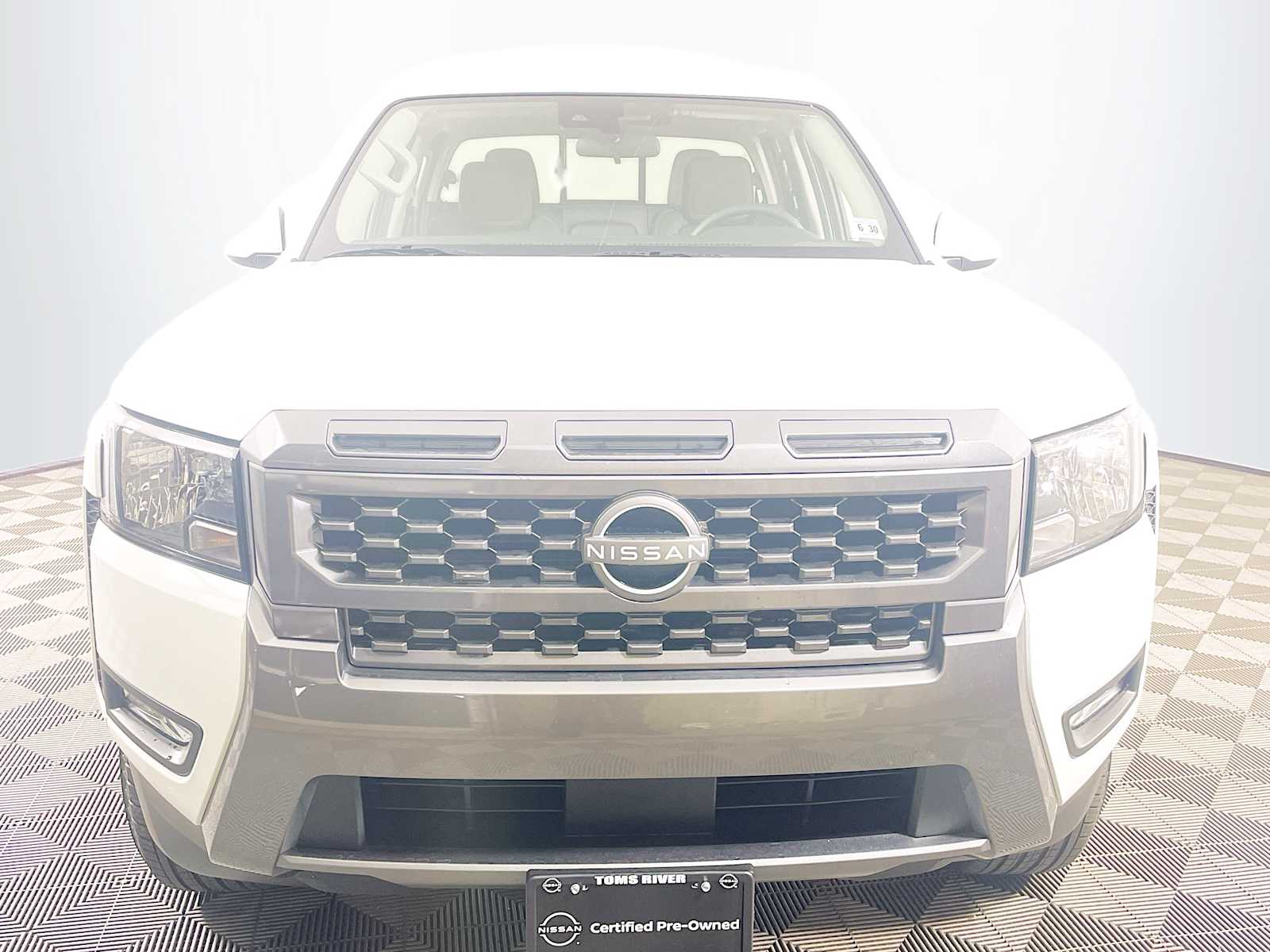 2025 Nissan Frontier SV photo 2