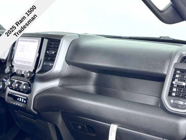 2025 Ram 1500 Tradesman photo 16