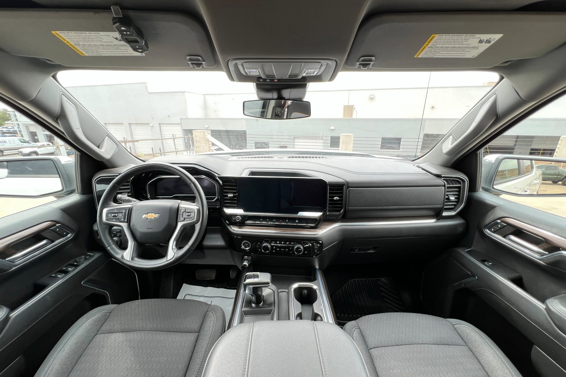 2024 Chevrolet Silverado 1500 LT photo 9