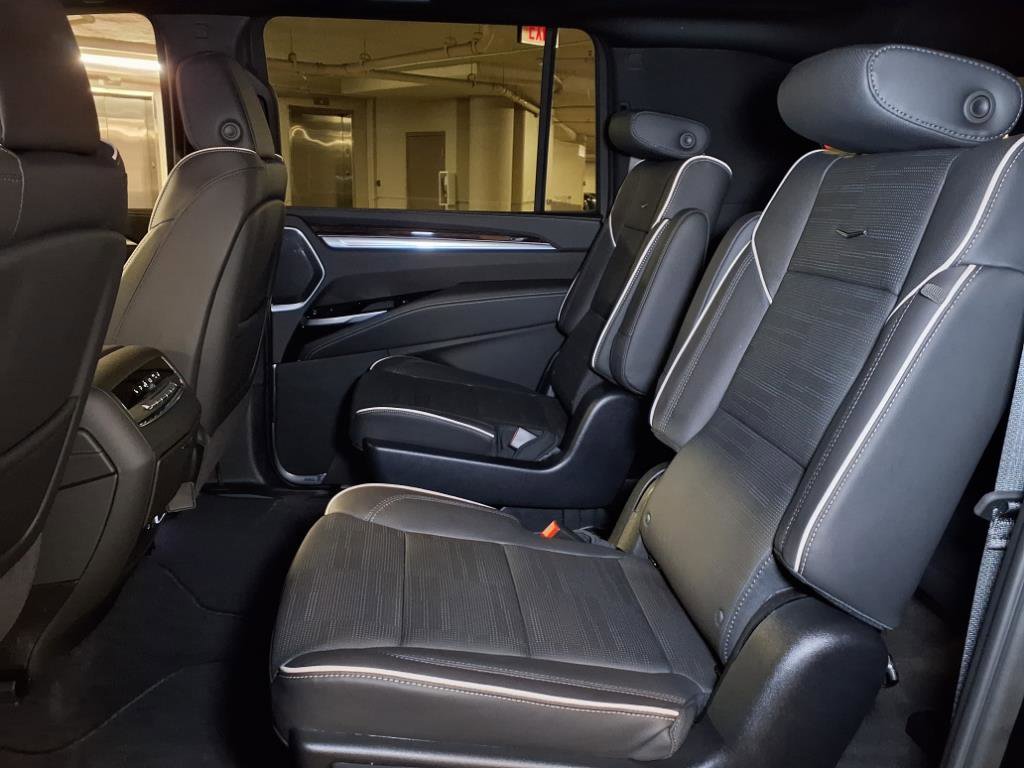 2025 Cadillac Escalade ESV Premium Luxury photo 10