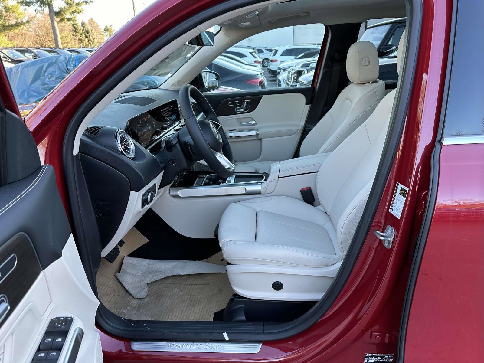 2025 Mercedes Benz GLB 250 photo 12