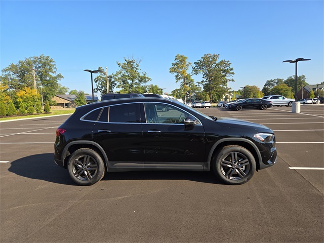 2026 Mercedes Benz GLA 250 4MATIC photo 2