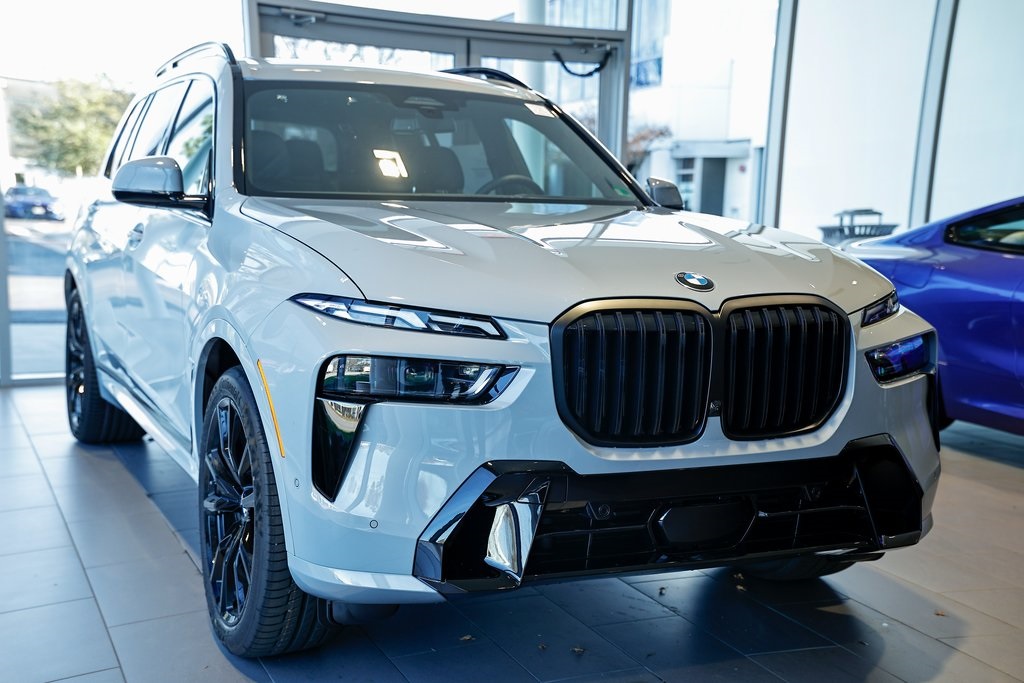 2026 BMW X7 40i's photo