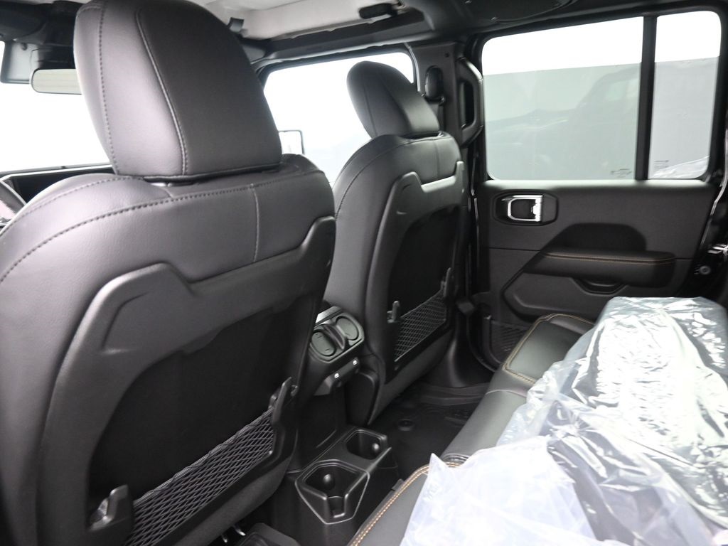 2025 Jeep Gladiator Sport photo 13
