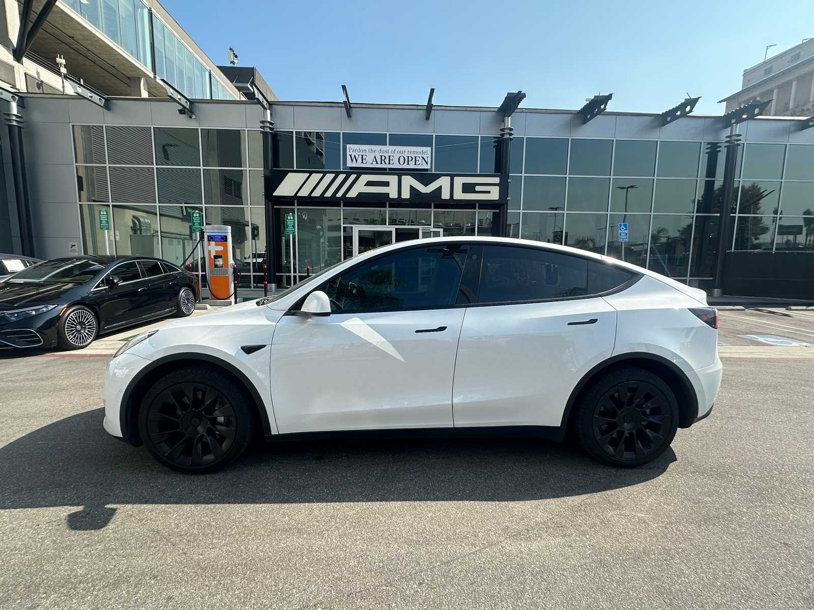 Used 2021 Tesla Model Y Long Range with VIN 5YJYGDEE9MF300718 for sale in Northfield, Minnesota