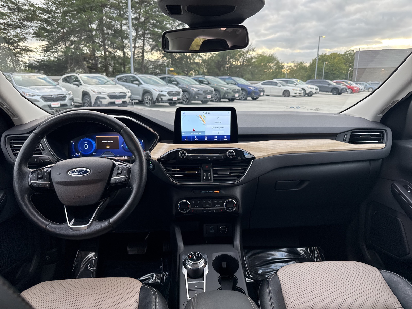 2021 Ford Escape Titanium Hybrid photo 3