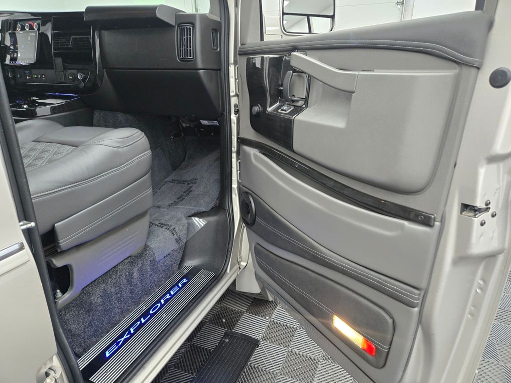 2023 Gmc Savana 2500 Cargo photo 29
