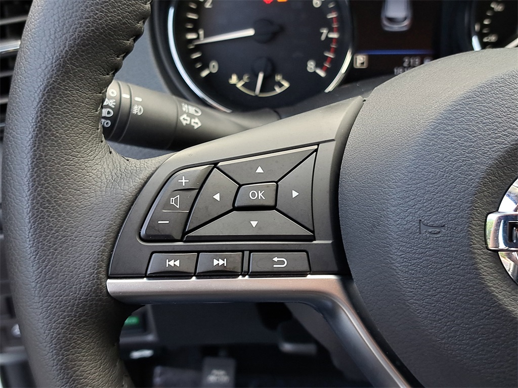 2021 Nissan Rogue Sport SV photo 22