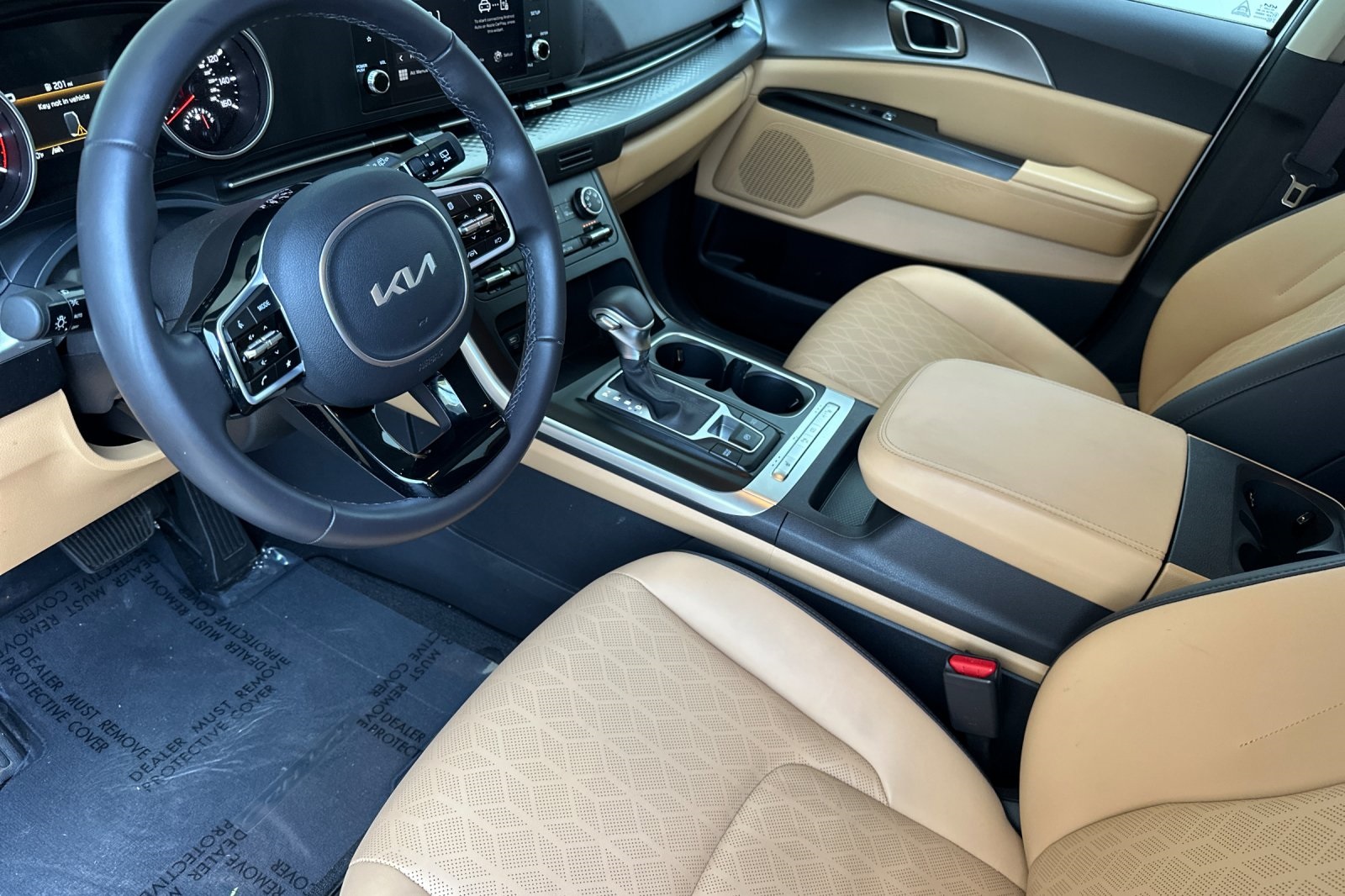 2024 Kia Carnival LX photo 10
